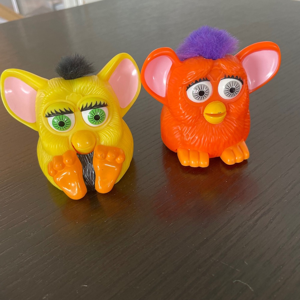FURBY 1998 Plastic McDonalds Toy lot of 2 one Squeaky‎ one Rolling vintage happy